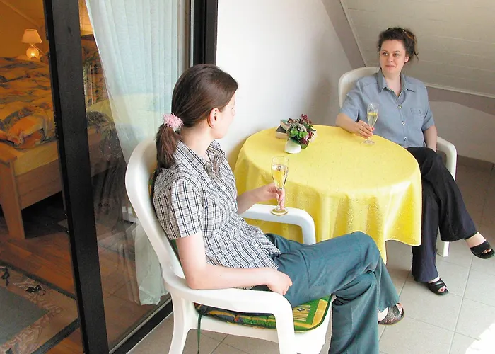 Weingut Rosenbaum Homestay Briedel